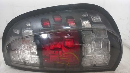 LANTERNA DIREITA FIAT UNO 1.4 2015